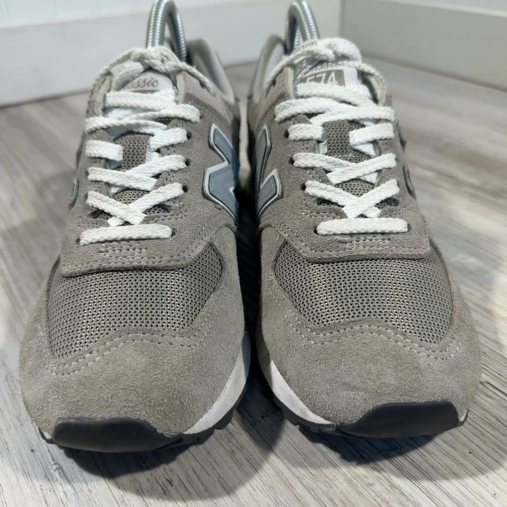 New Balance 574 Classic Core Women's Size 7 WL574EVG Grey Sneakers